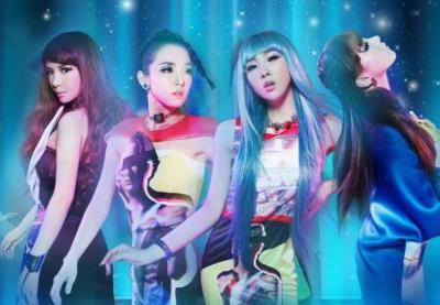 2NE1が完全体で再び団結！